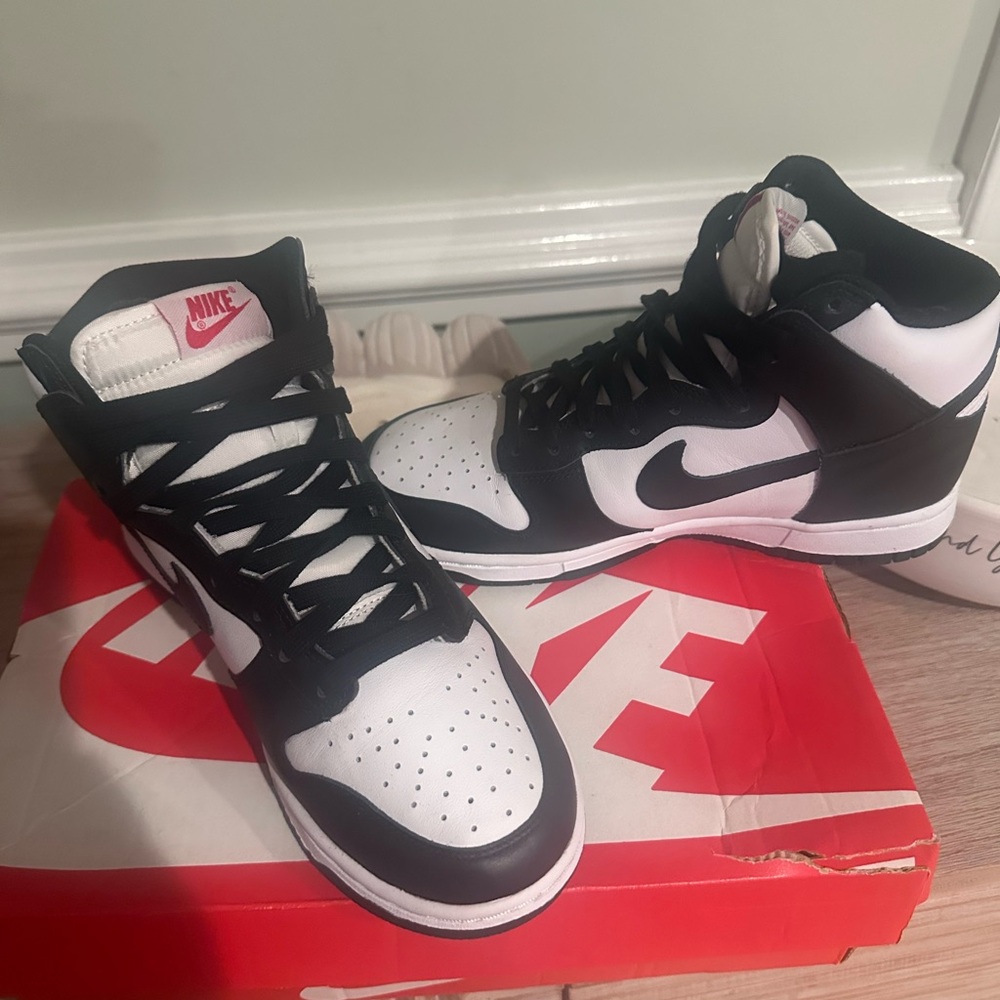 Nike Black and White women's High-Top Sneakers. Panda 🐼 sneakers